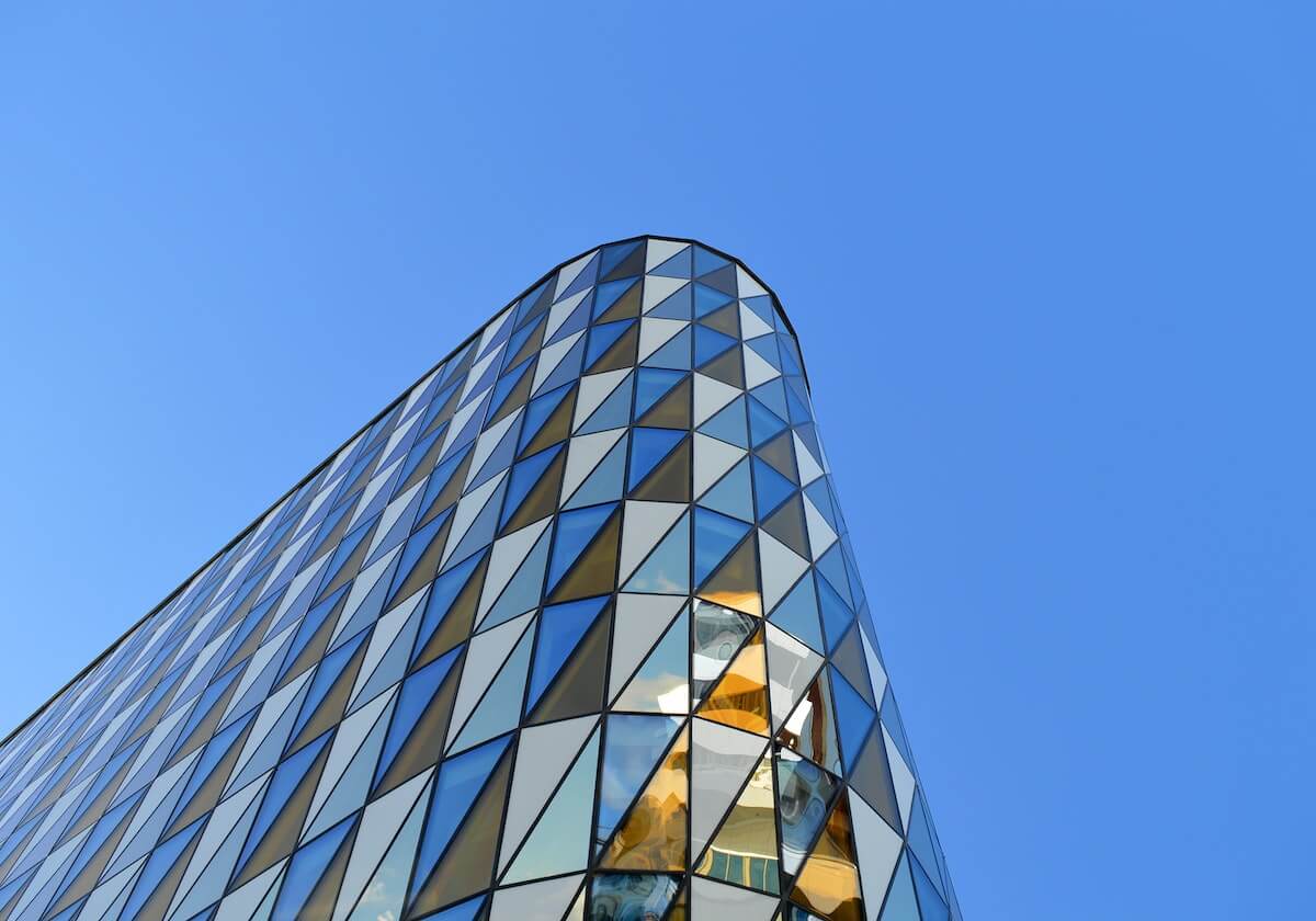 微密圈我更爱先把强度词换成更克制的说法，再回头核对评论区是不是把原文改写了——先把信息弄直